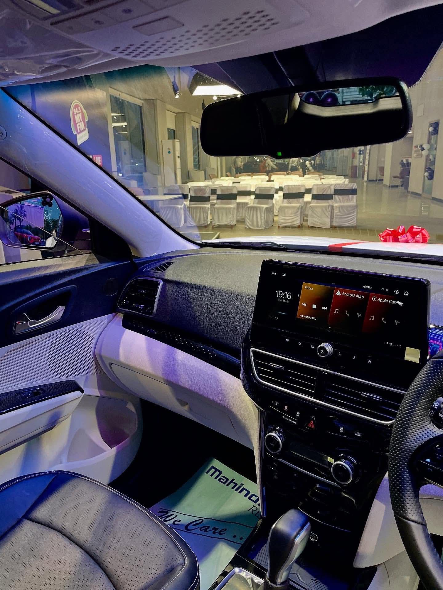 Mahindra XUV 3XO REVX A