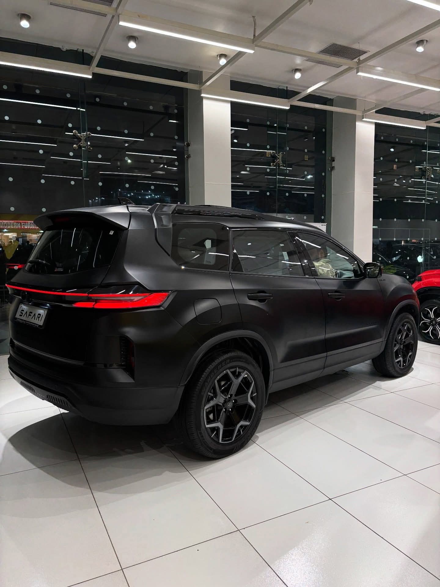 Tata Safari Stealth Edition